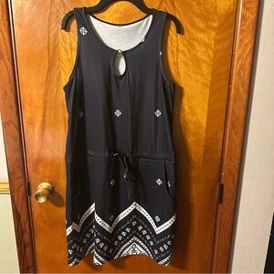 Black and White Sleeveless Dress